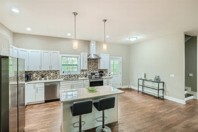 Foto del edificio - 2801 Tee Rd SW