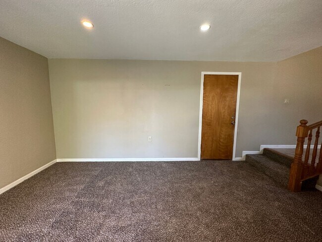 Building Photo - Modesto home for rent