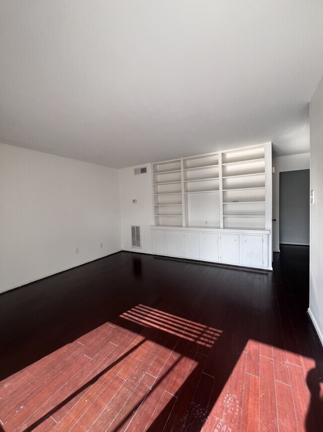 Foto del edificio - 5123 Del Monte Dr