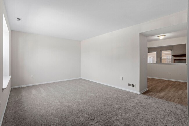 Foto del edificio - 144 Shoreline Dr