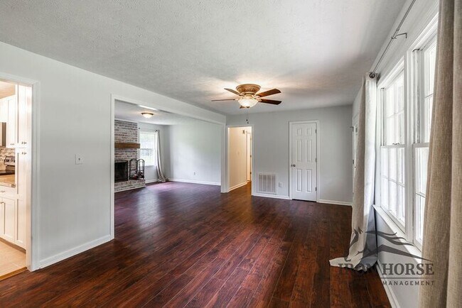 Foto del edificio - 1190 Arrowhead Rd