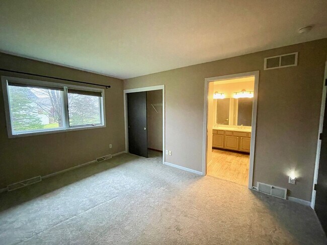 Foto del edificio - Charming 3 bedroom, 2 bathroom home locate...