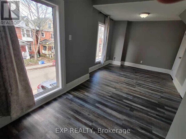 Photo du bâtiment - 97 Ontario Ave