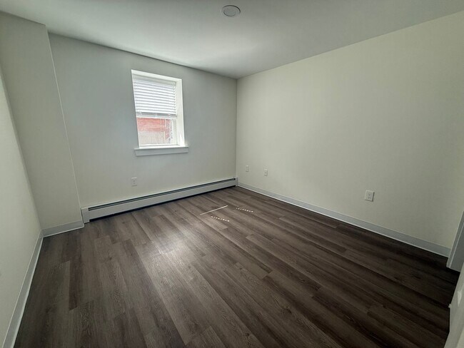 Foto del edificio - 2 Bed • 1 Bath • Renovated Unit • Parking • Dishwasher • A/C