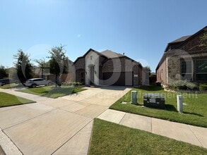 Building Photo - 11001 Brownwood Pl