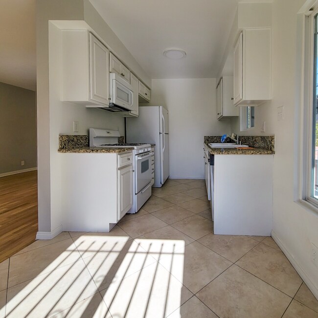 Foto del edificio - 1802 N Wilton Pl