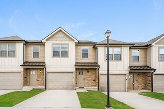 Building Photo - 212 Signature Pl