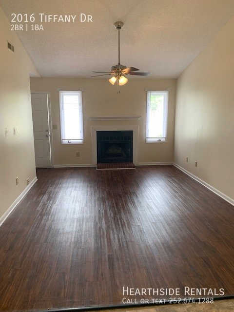 Foto del edificio - 2 Bed 1 Bath Duplex in Heritage Village