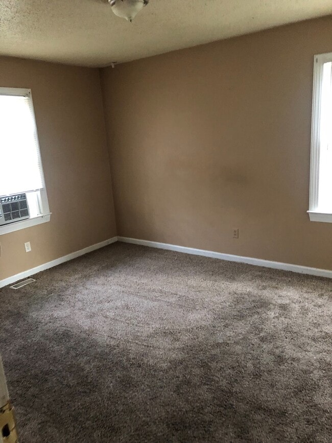 Building Photo - Coming Soon! 3 Beds 1.5 Baths
