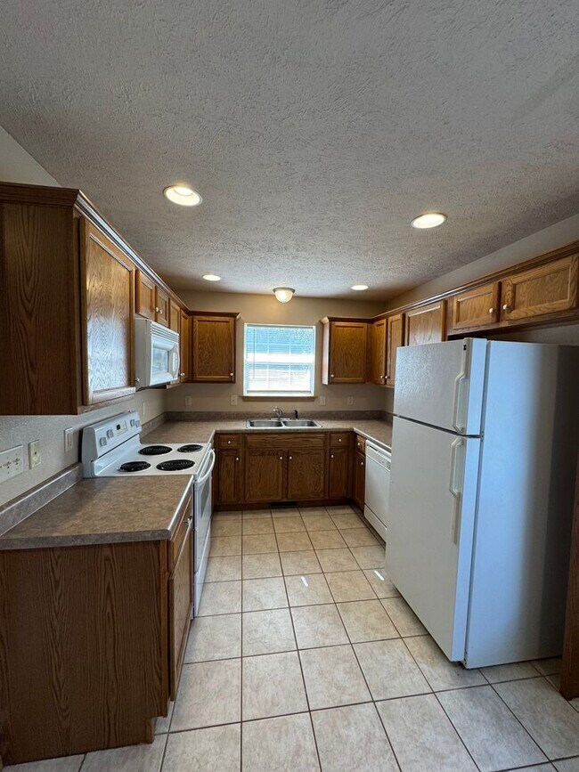 Foto del edificio - Lovely 3 bedroom, 2 Bath duplex!