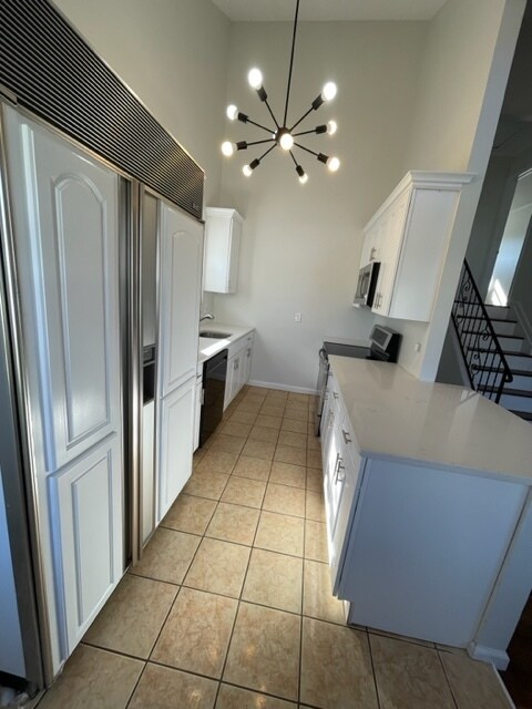 Building Photo - 382 S Ocean Ave