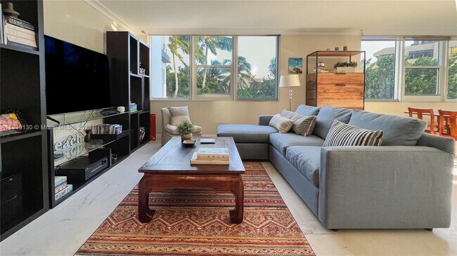 Foto del edificio - 200 Ocean Ln Dr