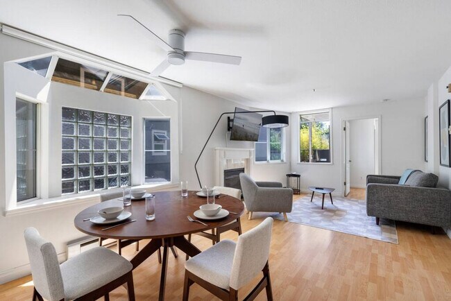 Photo du bâtiment - 1126 W 11th Ave