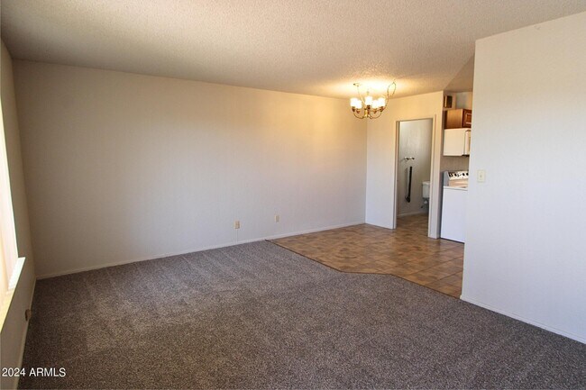 Building Photo - 1020 N Pueblo Dr