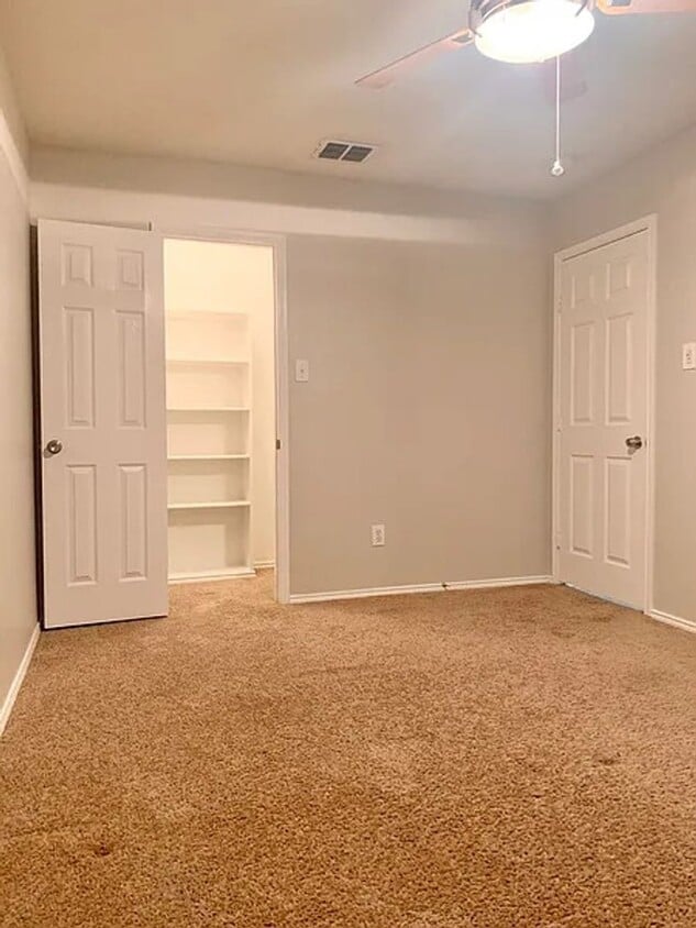 Building Photo - 8517 Santa Ana Dr