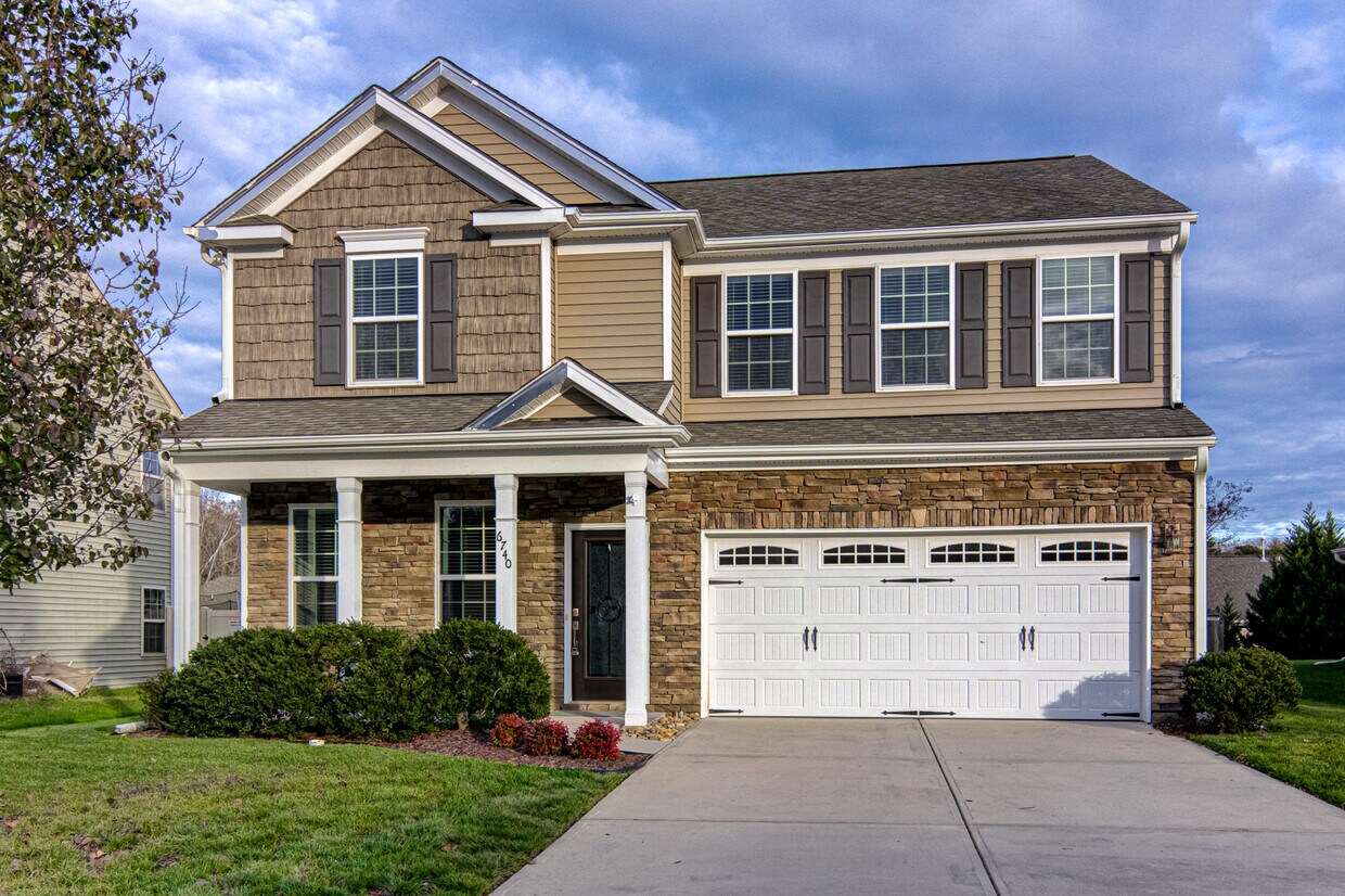 Foto principal - 6740 Maize Dr