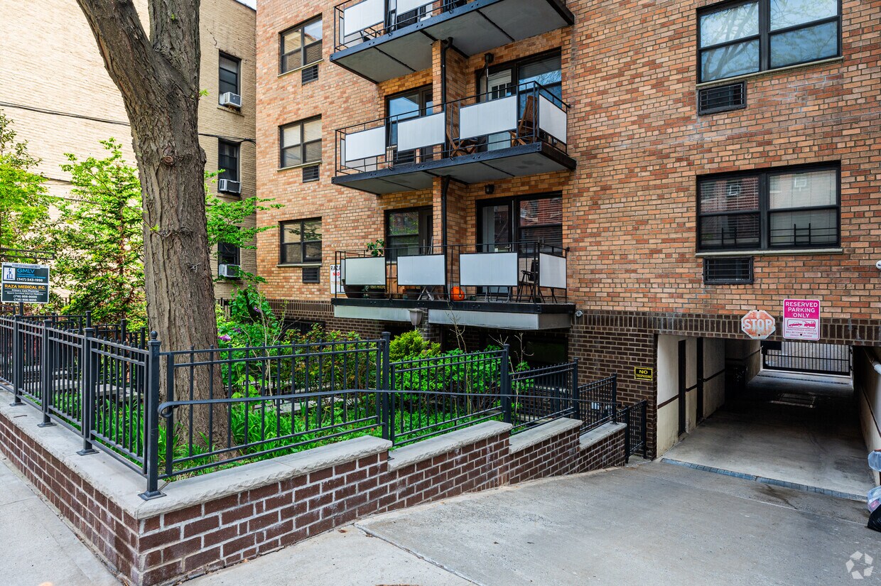 Foto del edificio - 3123 Crescent St