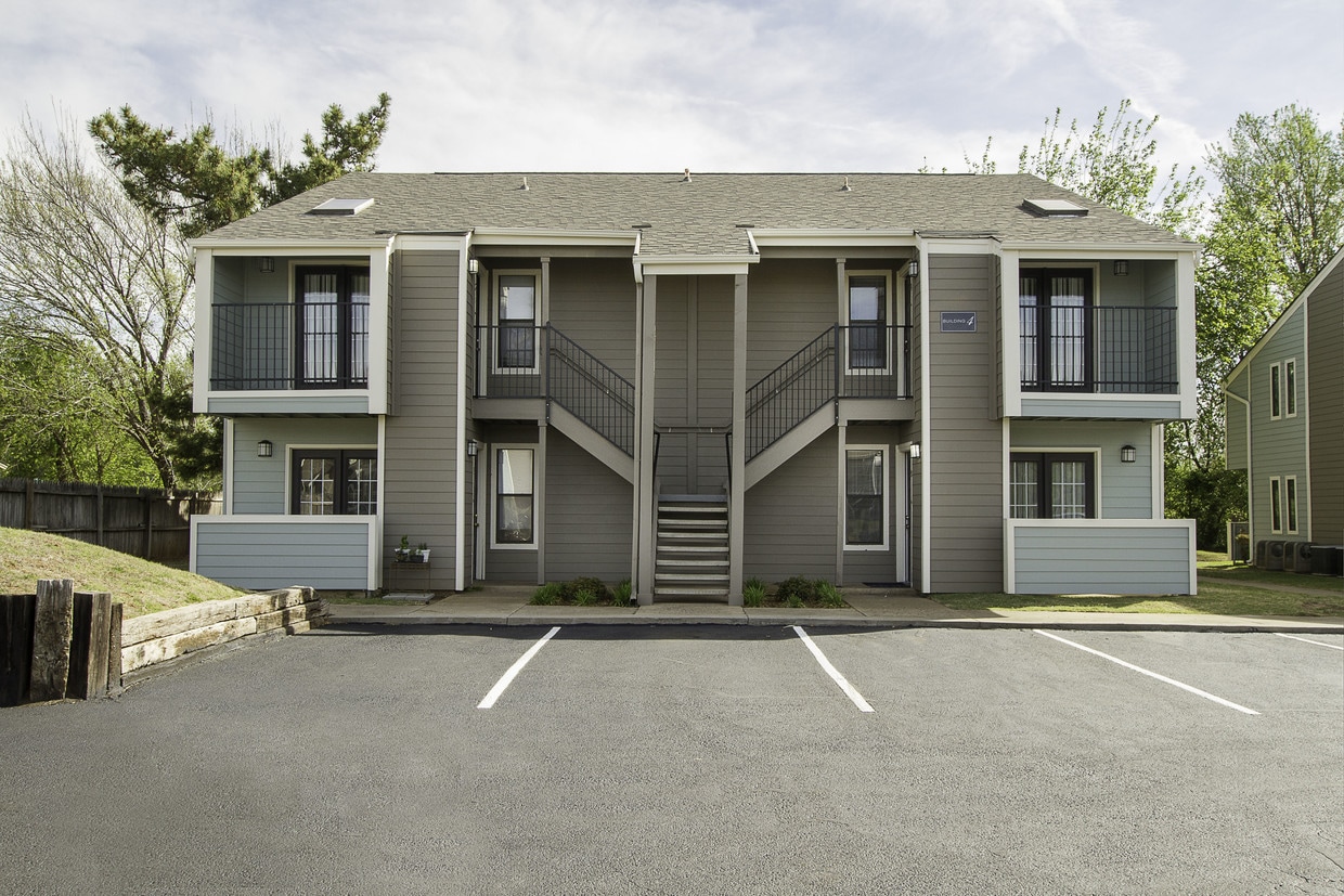 Landing on 9 Apartments 3231 Conestoga Dr Norman, OK
