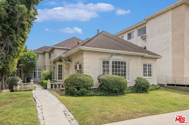 Foto del edificio - 10534 Eastborne Ave