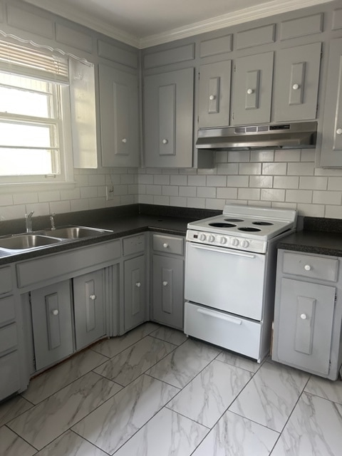 Tiled Backsplash - 3210 Doverside Dr