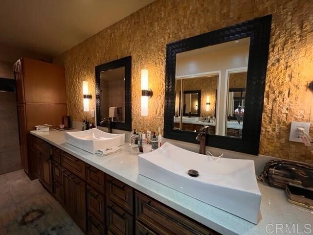 Foto del edificio - 1574 W Country Club Ln