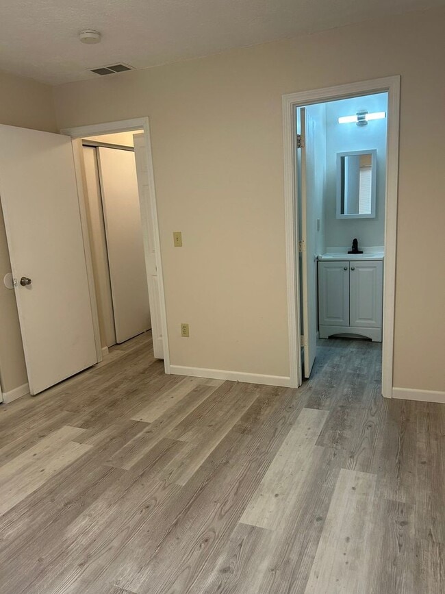 Building Photo - 1121 S 23rd St