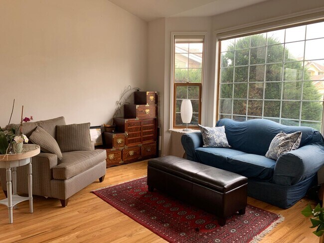 Building Photo - Gorgeous Gunbarrel Home on Cul-de-Sac!