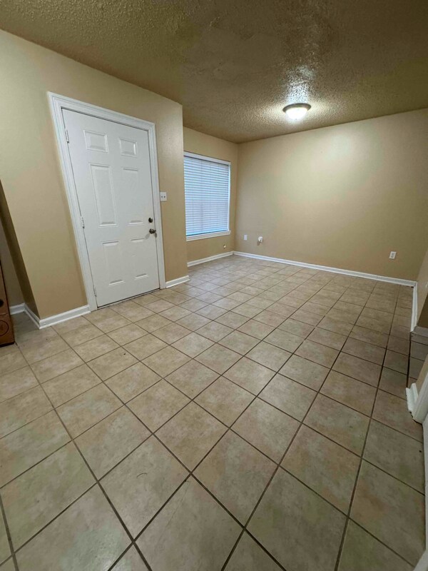 Foto del edificio - 40468 W Hernandez Ave