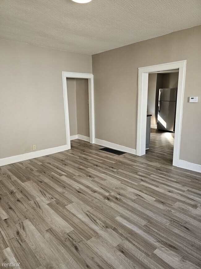 Foto del edificio - 3 br, 1 bath House - 196 Wilson St
