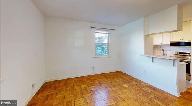 Foto del edificio - 4000 Beecher St NW