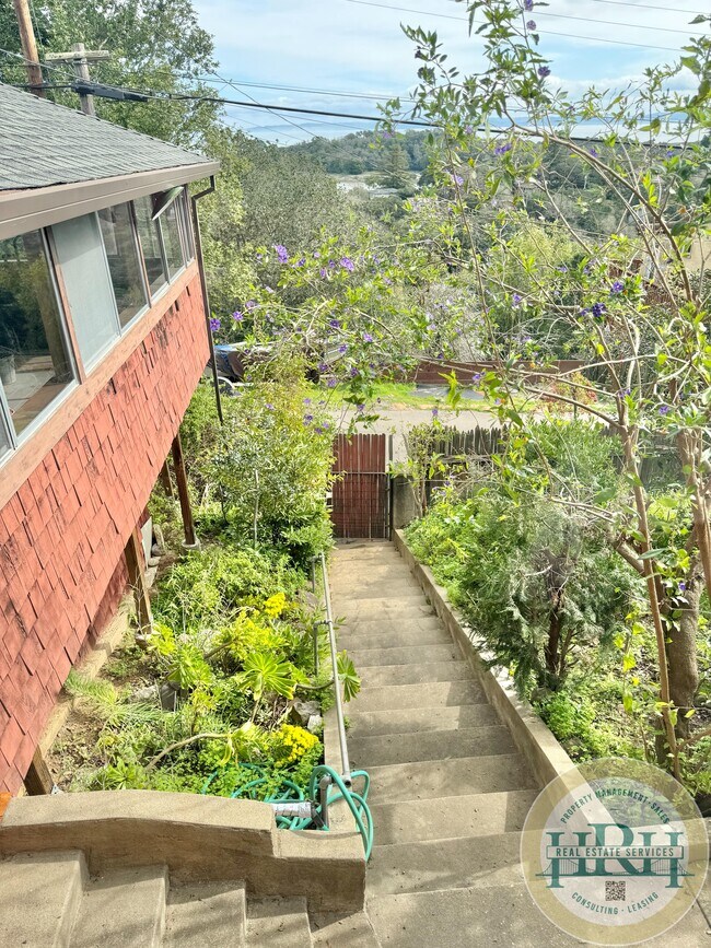 Foto del edificio - 220 Grandview Ave