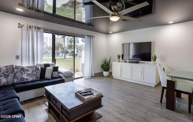 Foto del edificio - 131 Kimberly Dr