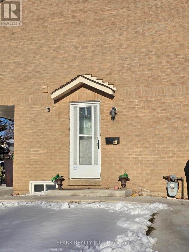 Photo du bâtiment - 6395 Millers Grove