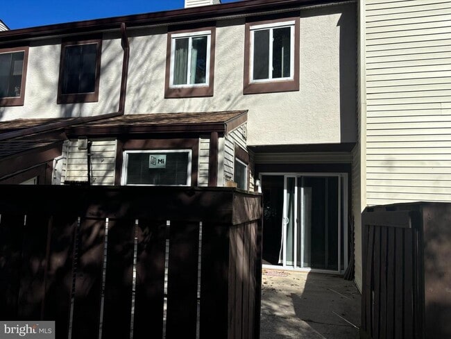 Building Photo - 2404 Bayberry Ct