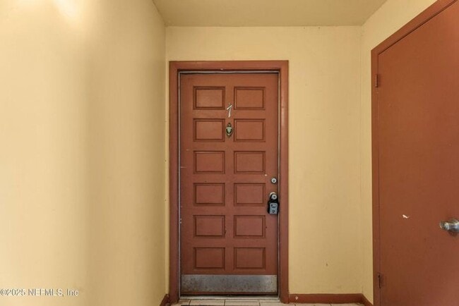 Building Photo - Gated Community