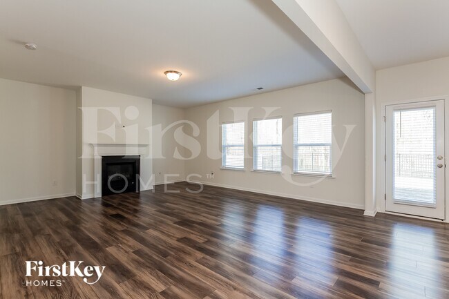 Foto del edificio - 5521 Begonia St