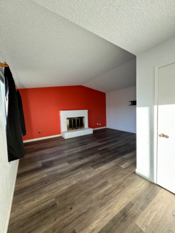 Foto del edificio - 1450 Whyler Rd