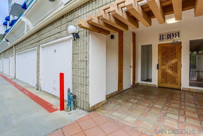 Building Photo - 8308 Regents Rd