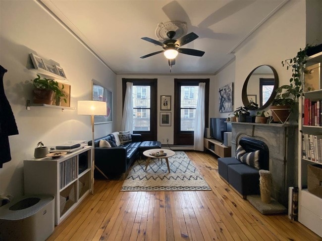 Building Photo - 206 7th St