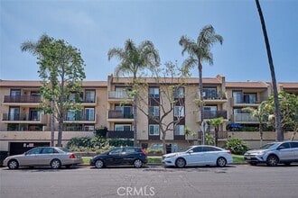 Building Photo - 433 S Manhattan Pl