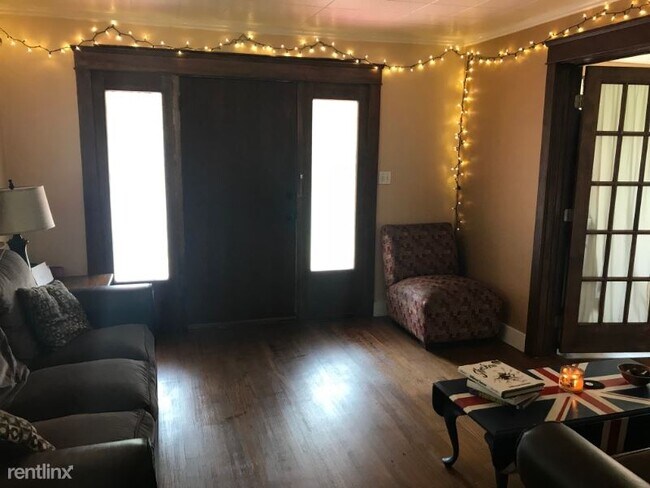 Foto del edificio - 3 br, 1 bath House - 542 N 500E