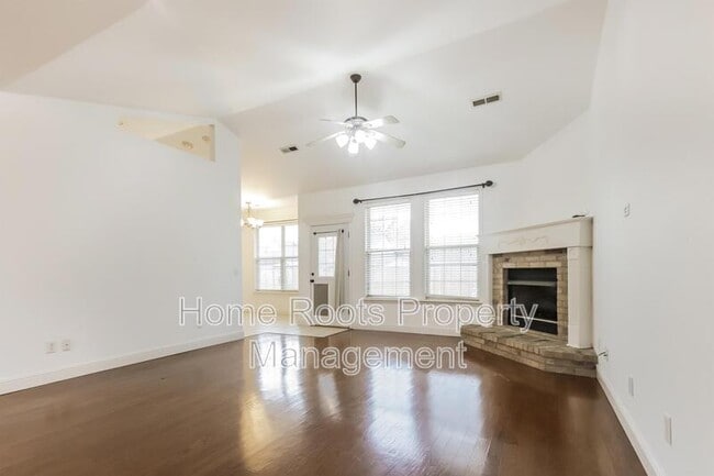 Building Photo - 506 College Pl