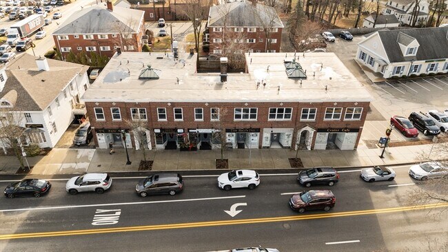 Building Photo - 582 Main St