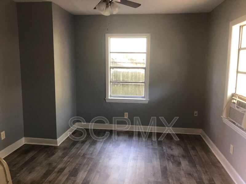 Foto del edificio - 3444 Navajo St