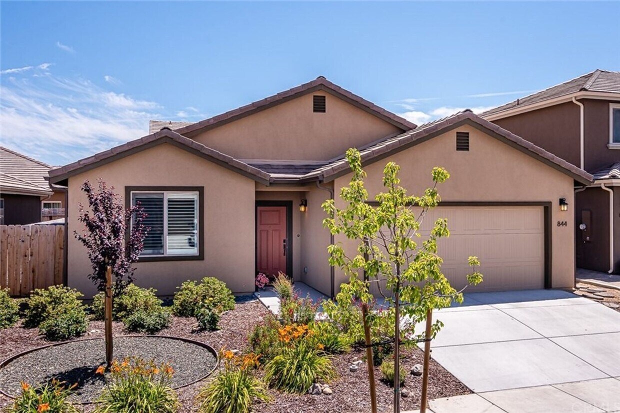 3 br, 2 bath House 844 Avenida Vista House Rental in San Miguel, CA