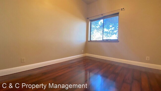 Foto del edificio - 3 br, 1 bath House - 461 Dela Vina Ave. #206