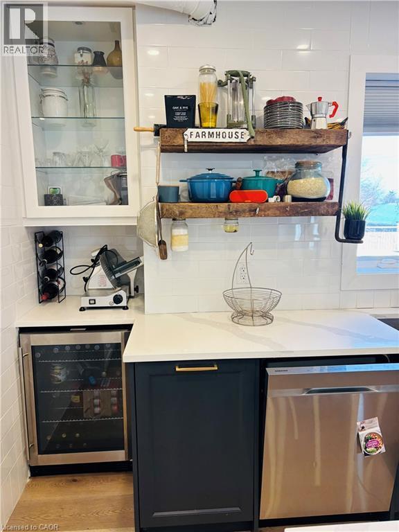 Building Photo - 31 Weir St S