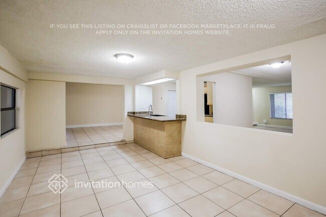 Foto del edificio - 11171 NW 36th St