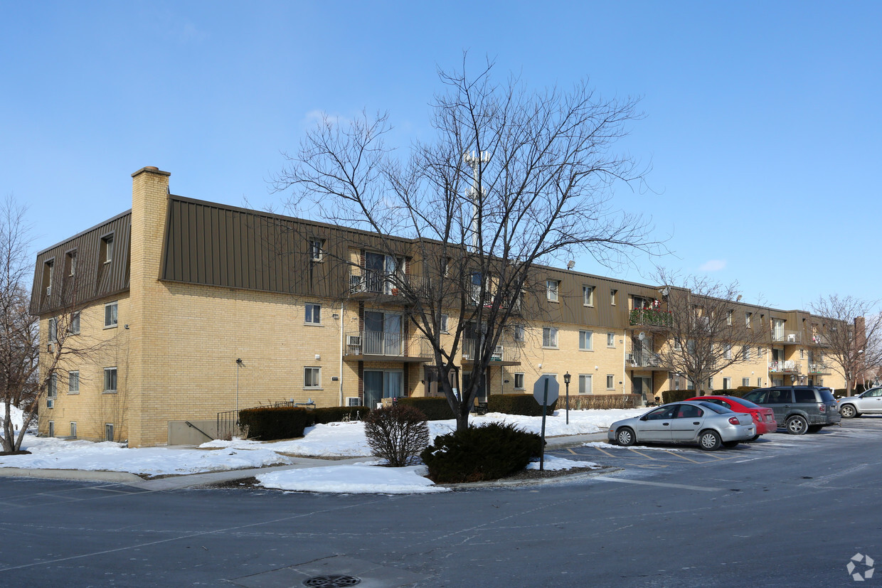 Primary Photo - Fairway Greens Apartments