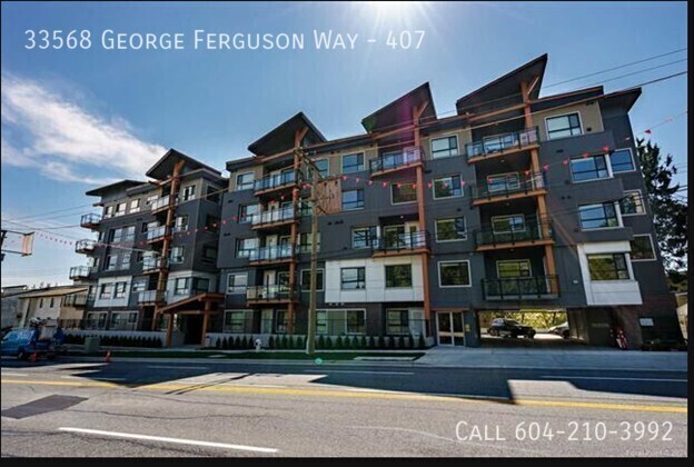 Building Photo - Updated Condo near Downtown Abbotsford